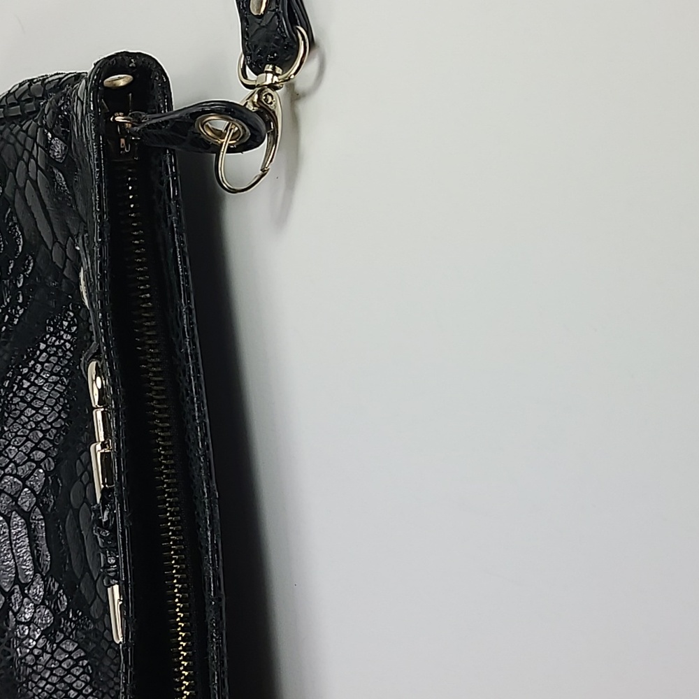 Jimmy Choo clutch in black printed leather and gold hardware and accents - Picture 7 of 8